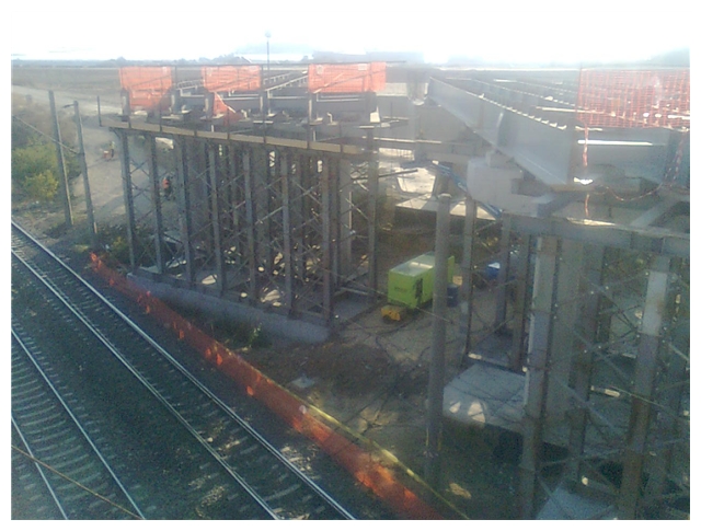 Pod metalic peste calea ferata Constanta